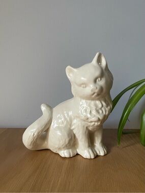 Vintage MCM Haeger Pottery White Ceramic Cat Planter